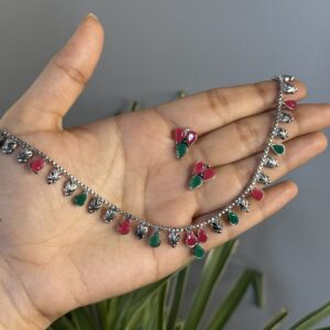 Simple Silver Neckpiece - Red & Green