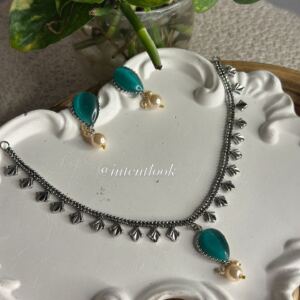 Oxidised silver-plated necklace set